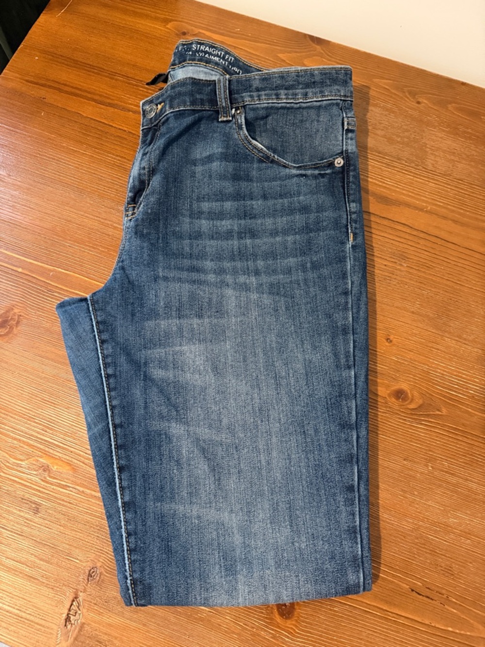 Gap Real Straight Fit Jeans EUC - Picture 9 of 9
